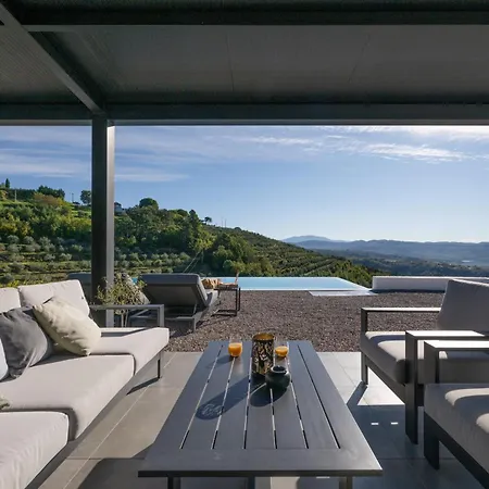 With Private Pool & View Near Motovun, Casa Mille Olivi Modern ブゼト